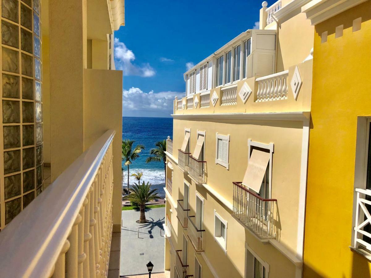 Apartamentos El Faro Puerto De Naos Exterior photo